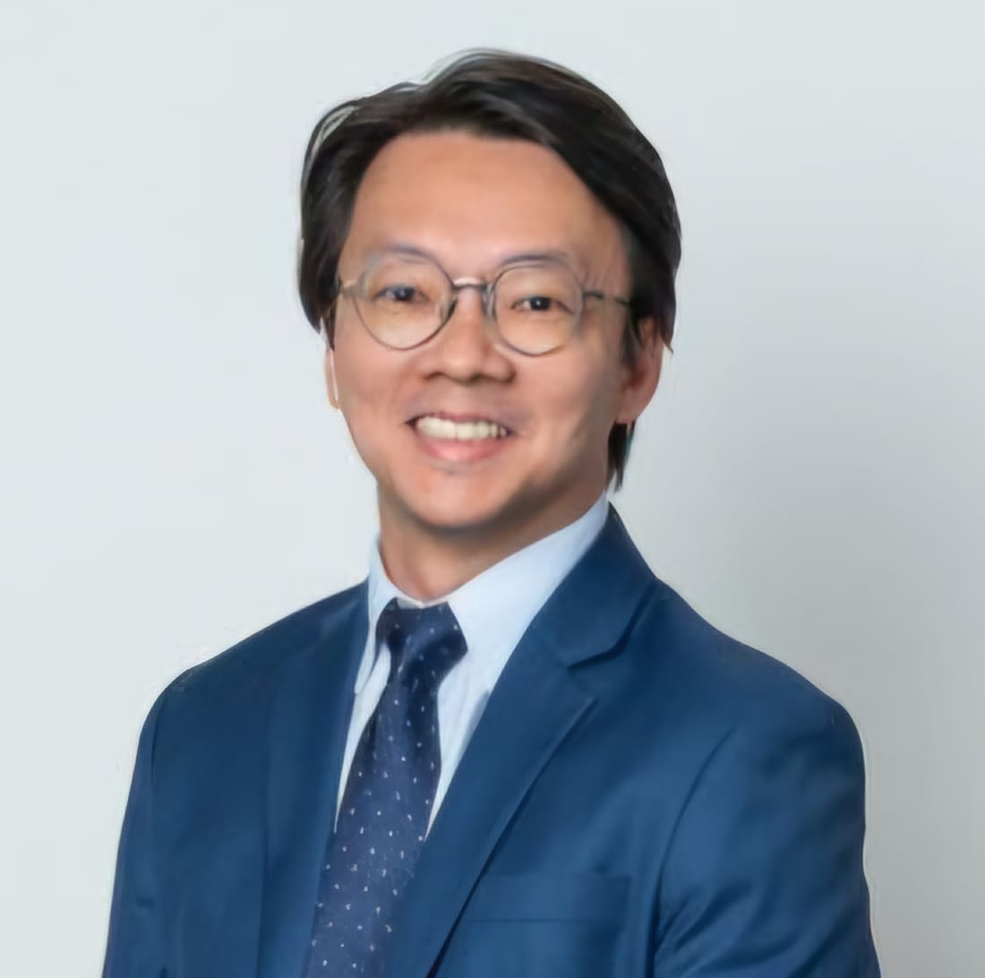 Portrait of Dr Daniel Lee